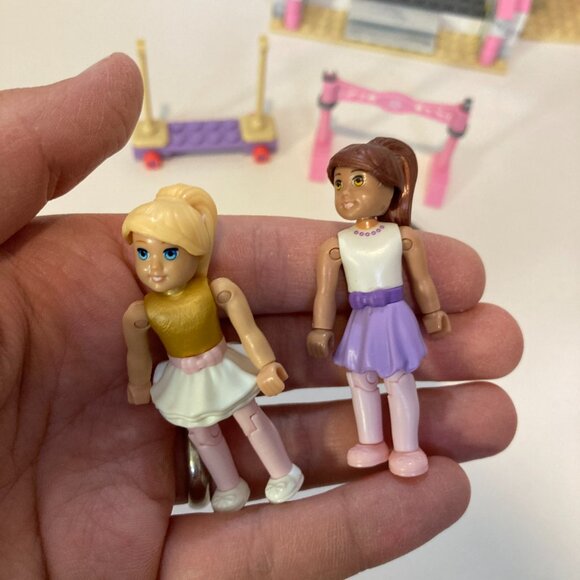 Mega Bloks American Girl Isabelle's Ballet Recital 952024 With Manual + Figures - Picture 5 of 10